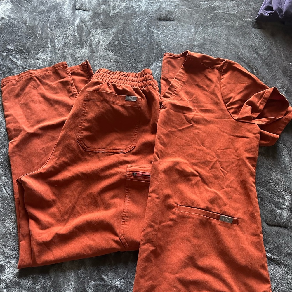 FIGS Burnt Orange Scrub Set